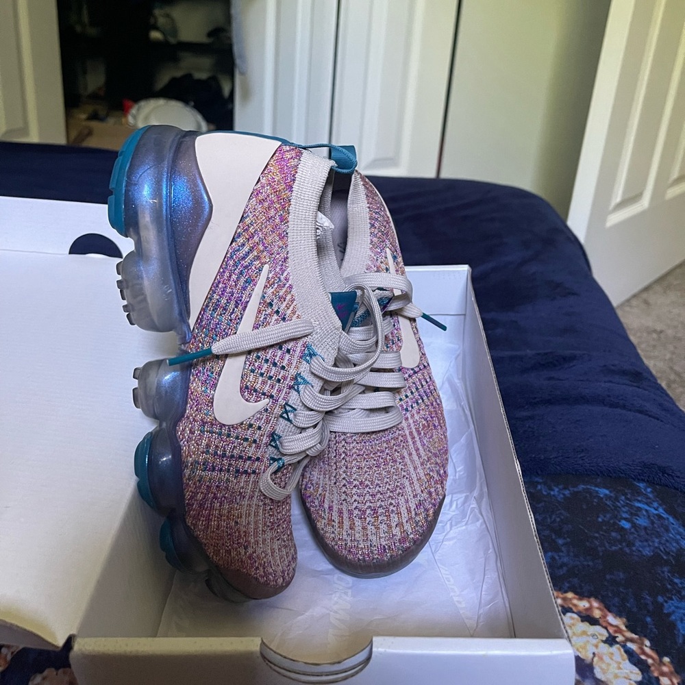 Womens Vapormax (W7.5)
